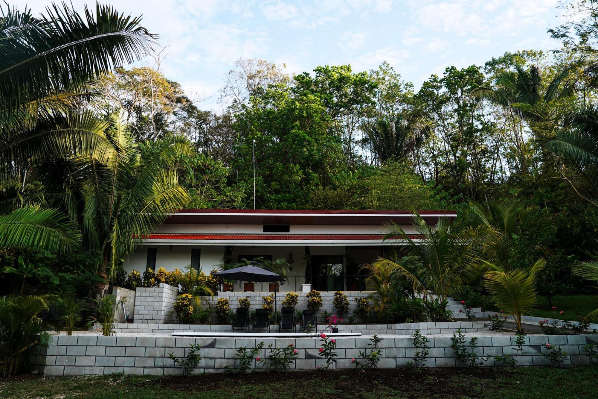 House In The Palm Forest Карильо Екстериор снимка